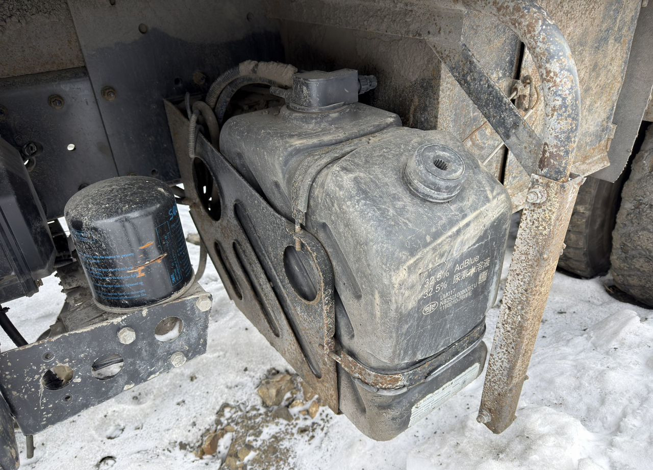 Самосвал FAW J6: фото 37