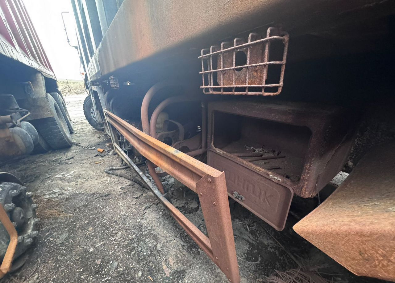 Самосвал FAW J6: фото 30