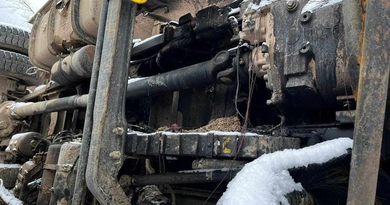 Самосвал FAW J6: фото 9