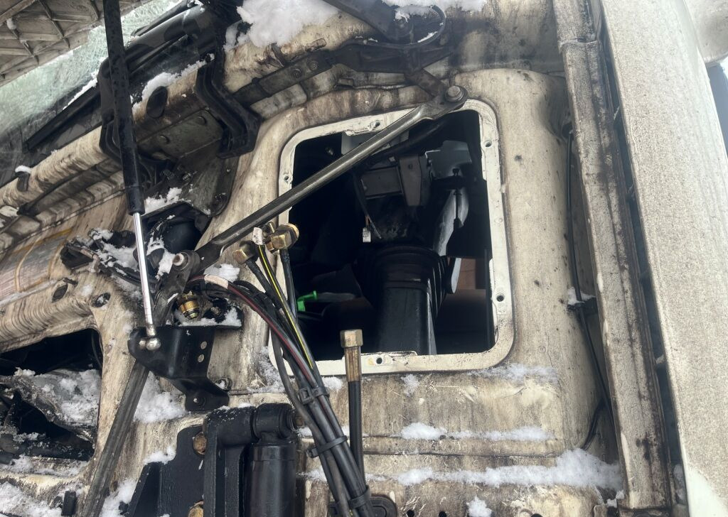 Самосвал FAW J6: фото 16