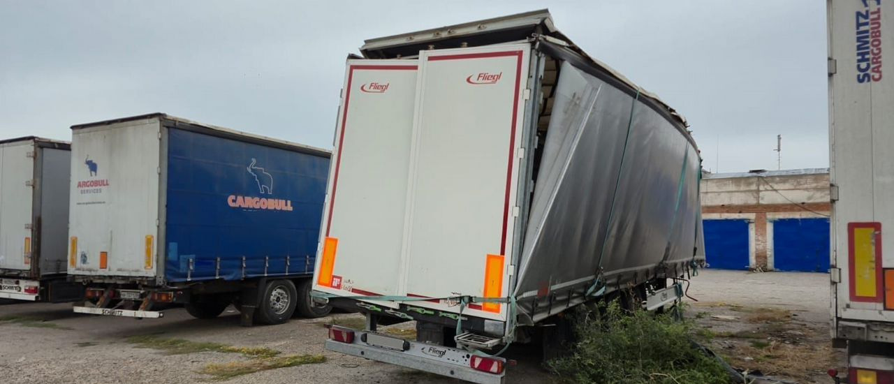 Тентованный полуприцеп Fliegl SDS 350: фото 7 Тентованный полуприцеп Fliegl SDS 350: фото 7