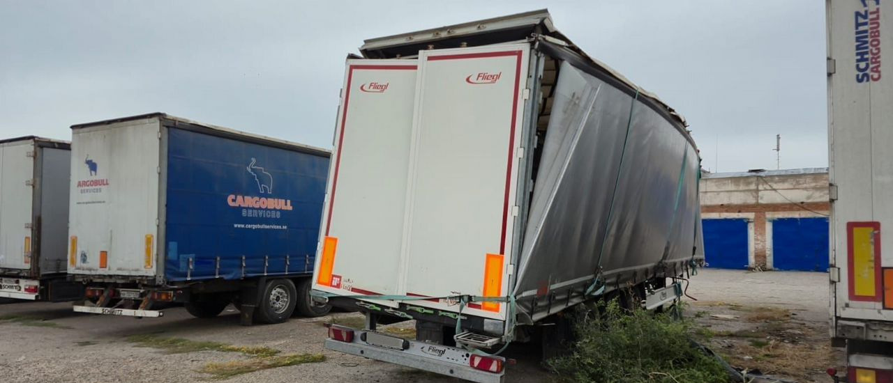 Fliegl SDS 350 - Тентованный полуприцеп: фото 2 Fliegl SDS 350 - Тентованный полуприцеп: фото 2