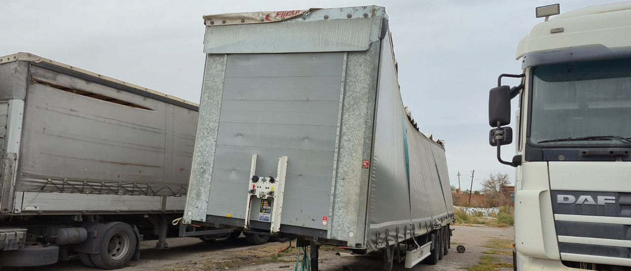 Тентованный полуприцеп Fliegl SDS 350: фото 6 Тентованный полуприцеп Fliegl SDS 350: фото 6