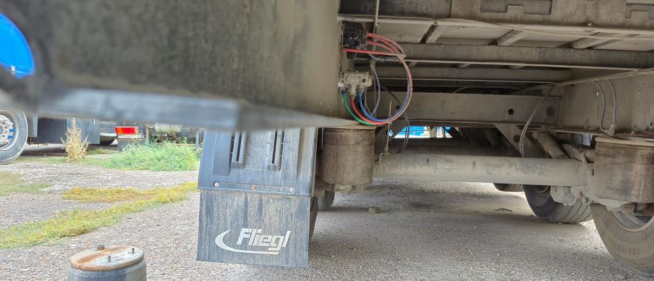 Тентованный полуприцеп Fliegl SDS 350: фото 15 Тентованный полуприцеп Fliegl SDS 350: фото 15
