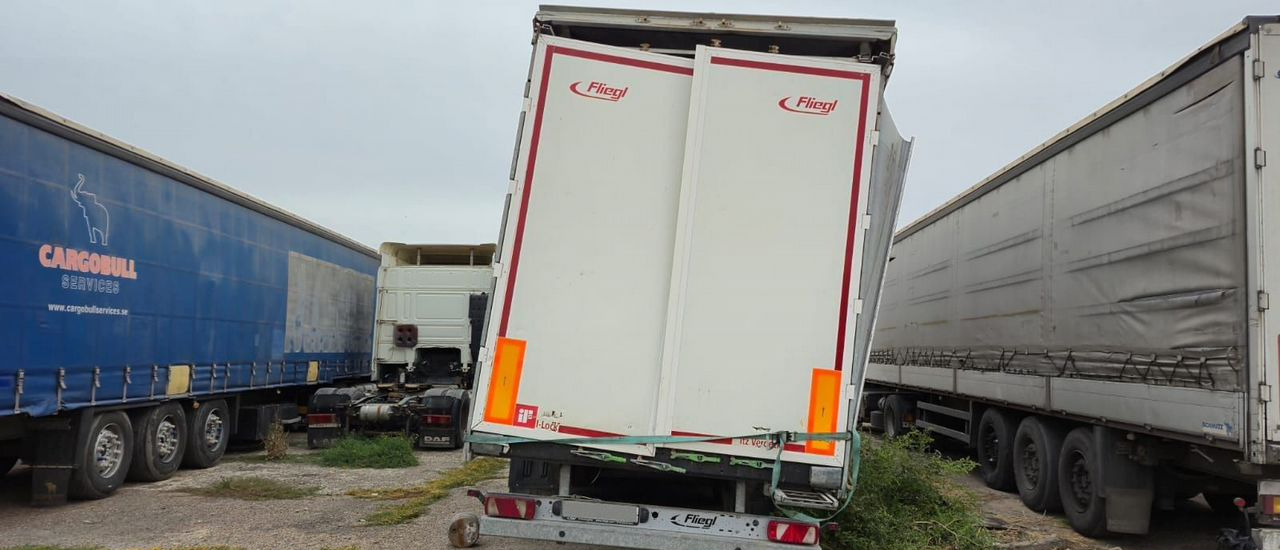 Fliegl SDS 350 - Тентованный полуприцеп: фото 3 Fliegl SDS 350 - Тентованный полуприцеп: фото 3