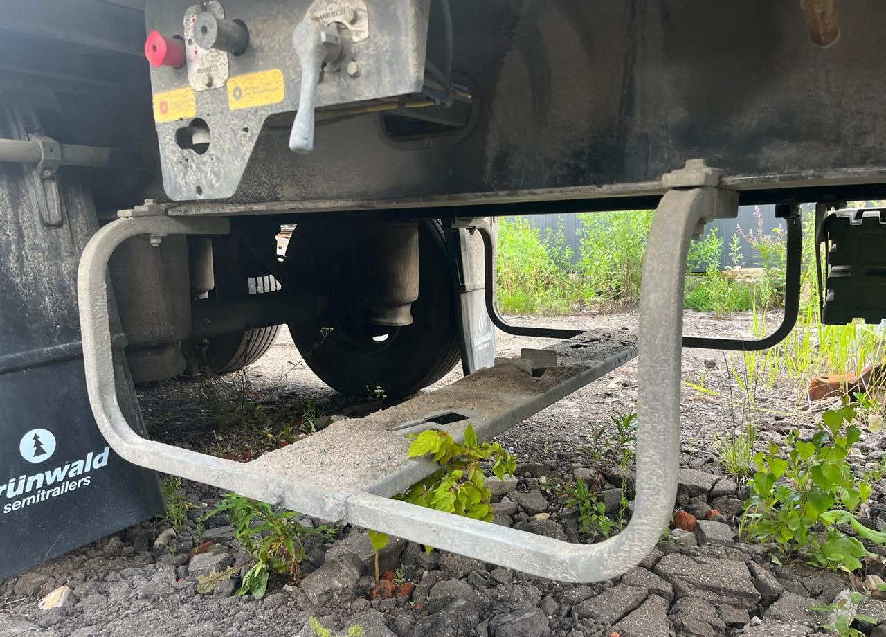 Тентованный полуприцеп Grunwald 9453-0000010-10: фото 9