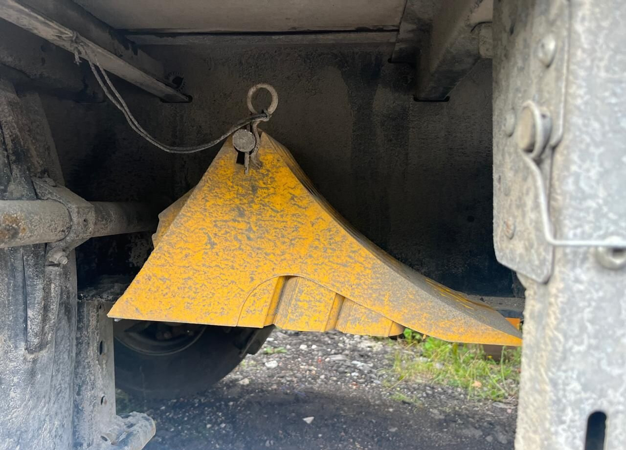 Тентованный полуприцеп Grunwald 9453-0000010-10: фото 22