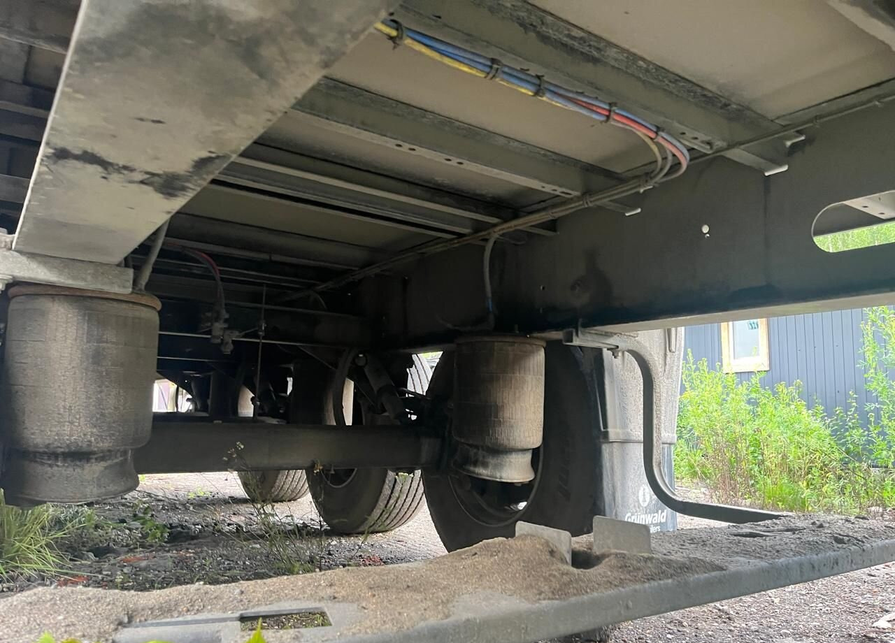 Тентованный полуприцеп Grunwald 9453-0000010-10: фото 12