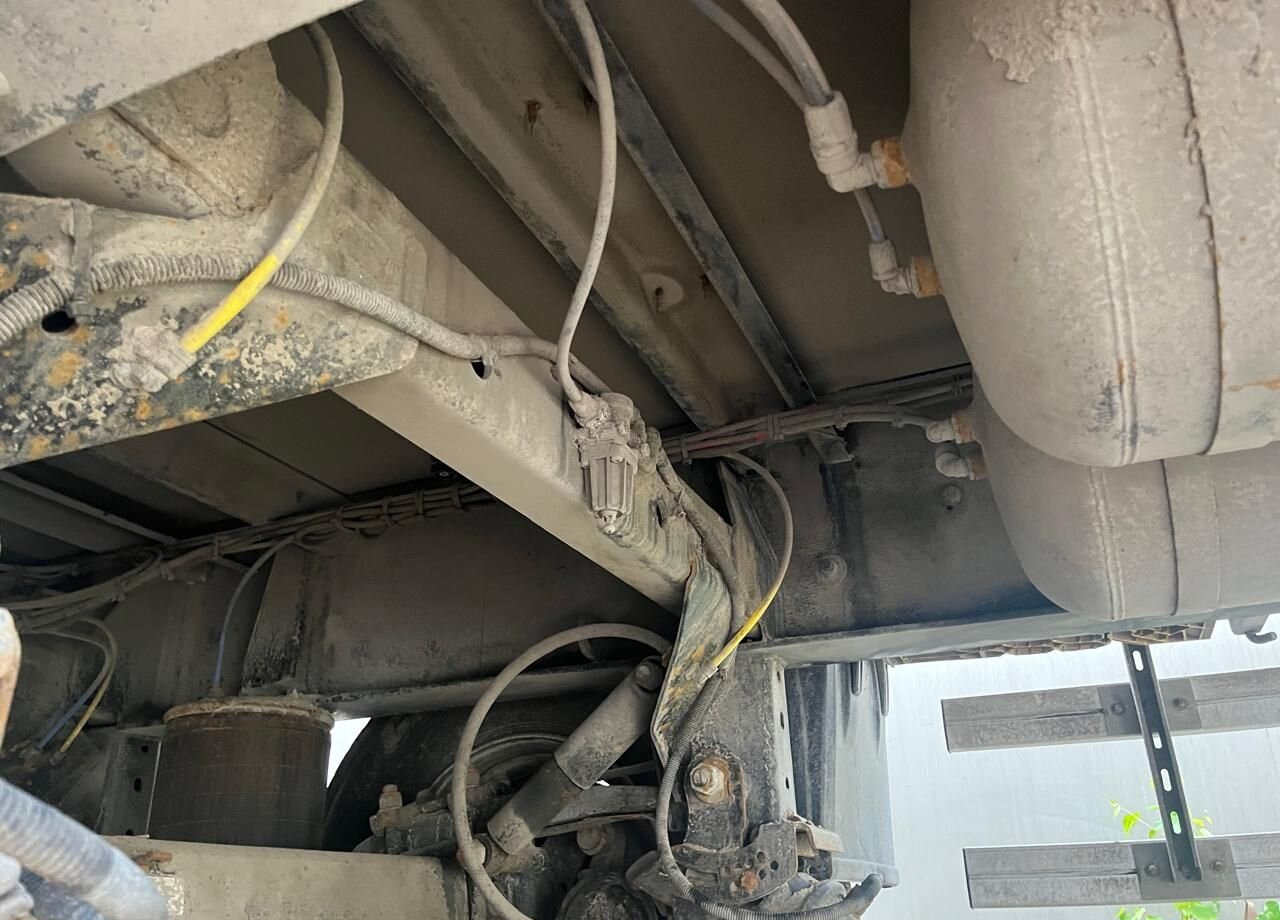 Тентованный полуприцеп Grunwald 9453-0000010-10: фото 26