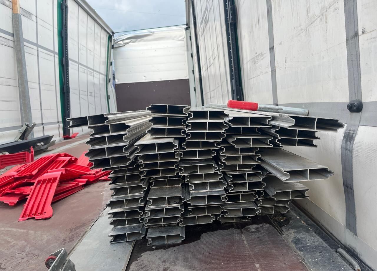 Тентованный полуприцеп Grunwald 9453-0000010-10: фото 33