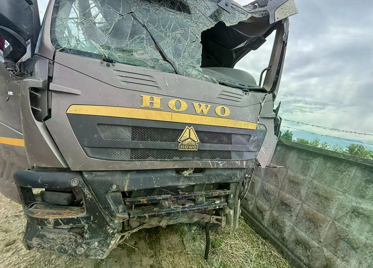 Самосвал Howo T5G 8x4: фото 40