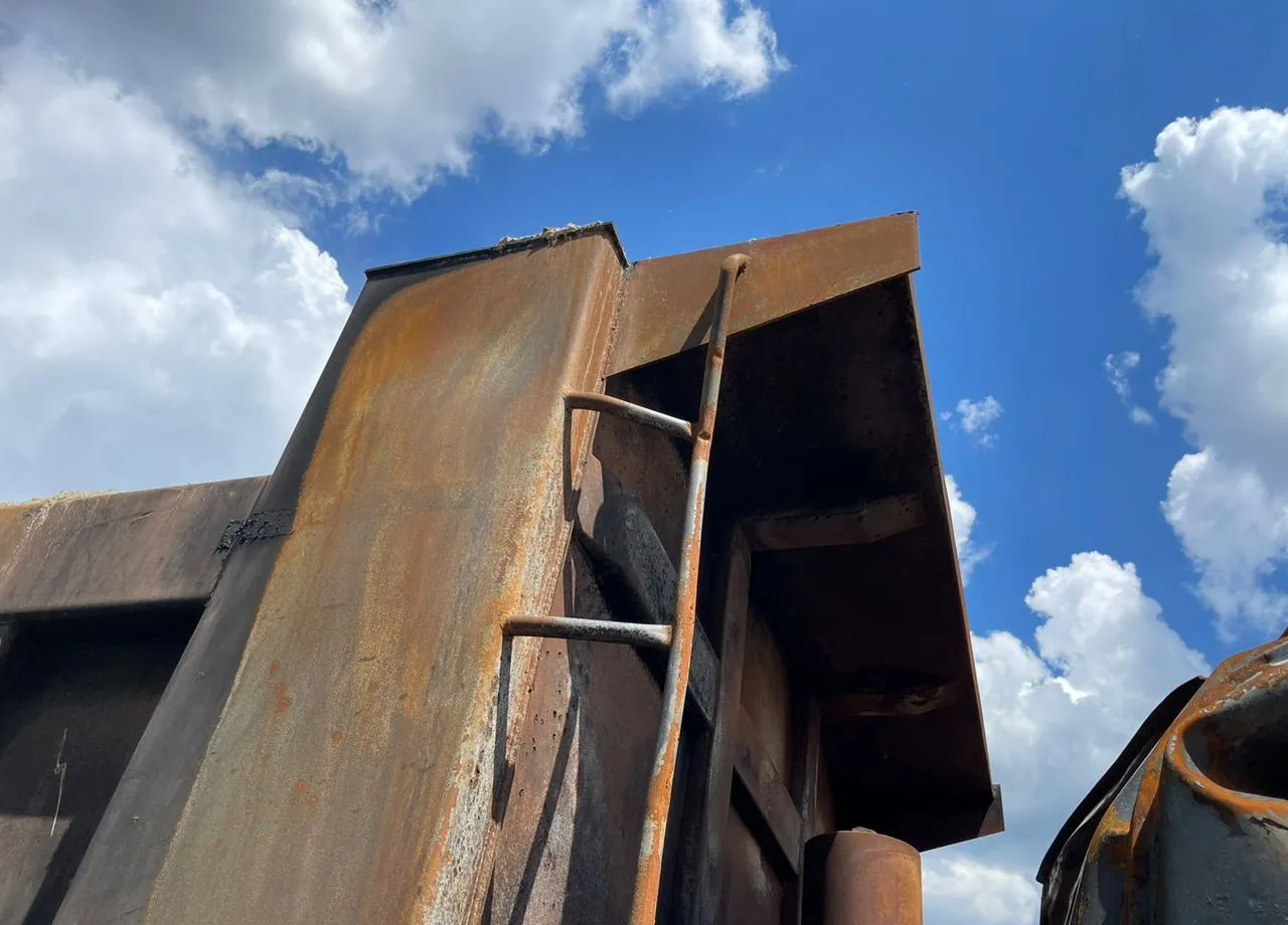 Самосвал IVECO-Hongyan 908 (6x4): фото 15 Самосвал IVECO-Hongyan 908 (6x4): фото 15