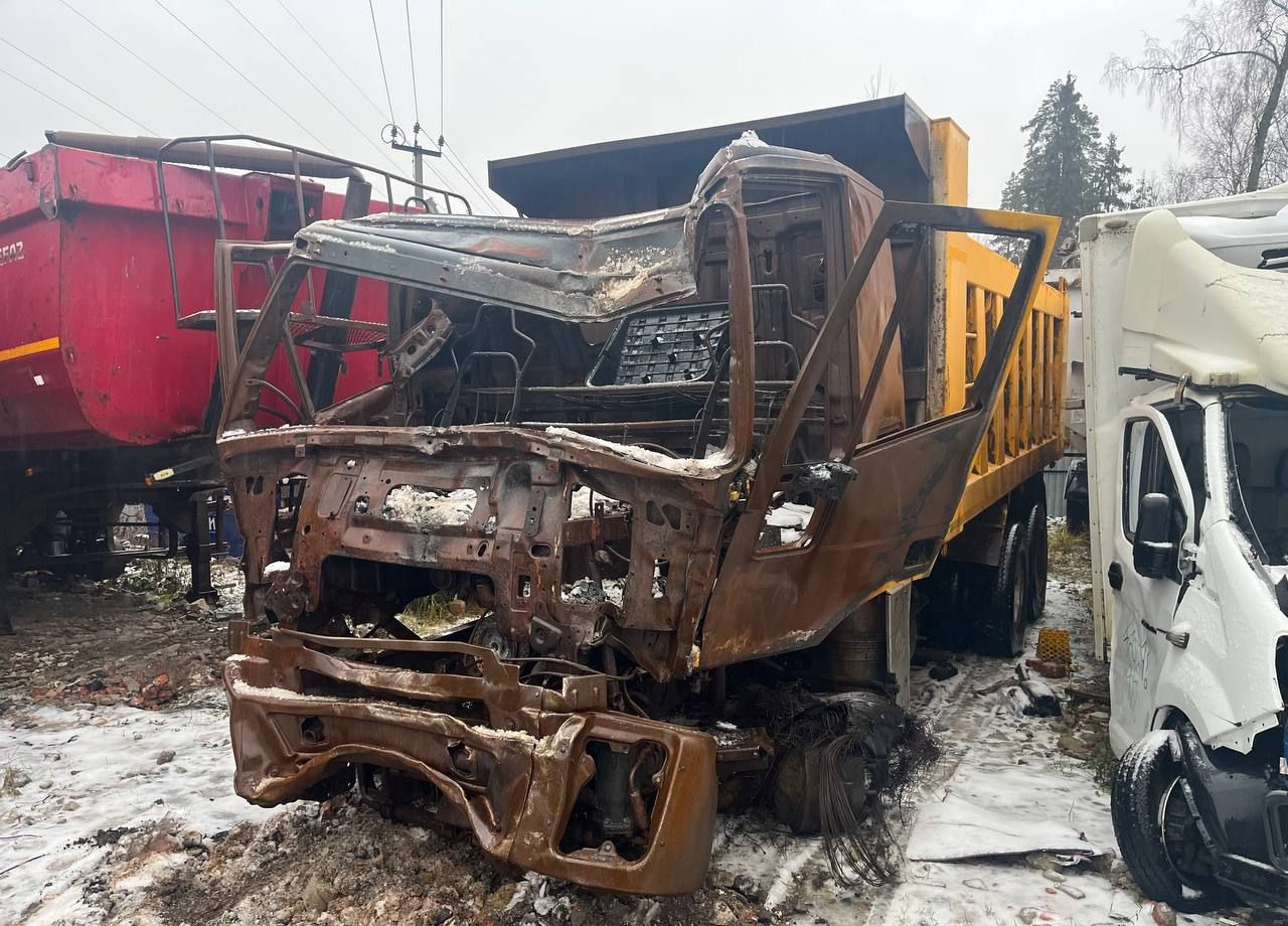 IVECO-Hongyan 908 (6x4) - Самосвал: фото 2 IVECO-Hongyan 908 (6x4) - Самосвал: фото 2