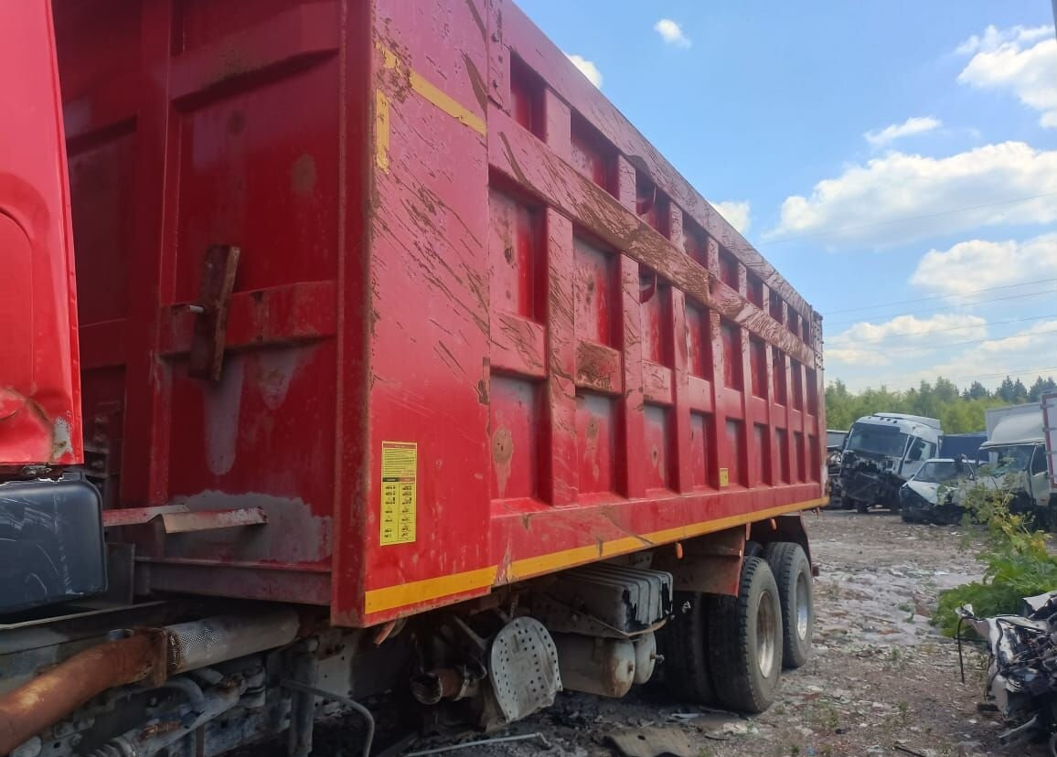 Самосвал IVECO-Hongyan 908 (8x4): фото 6