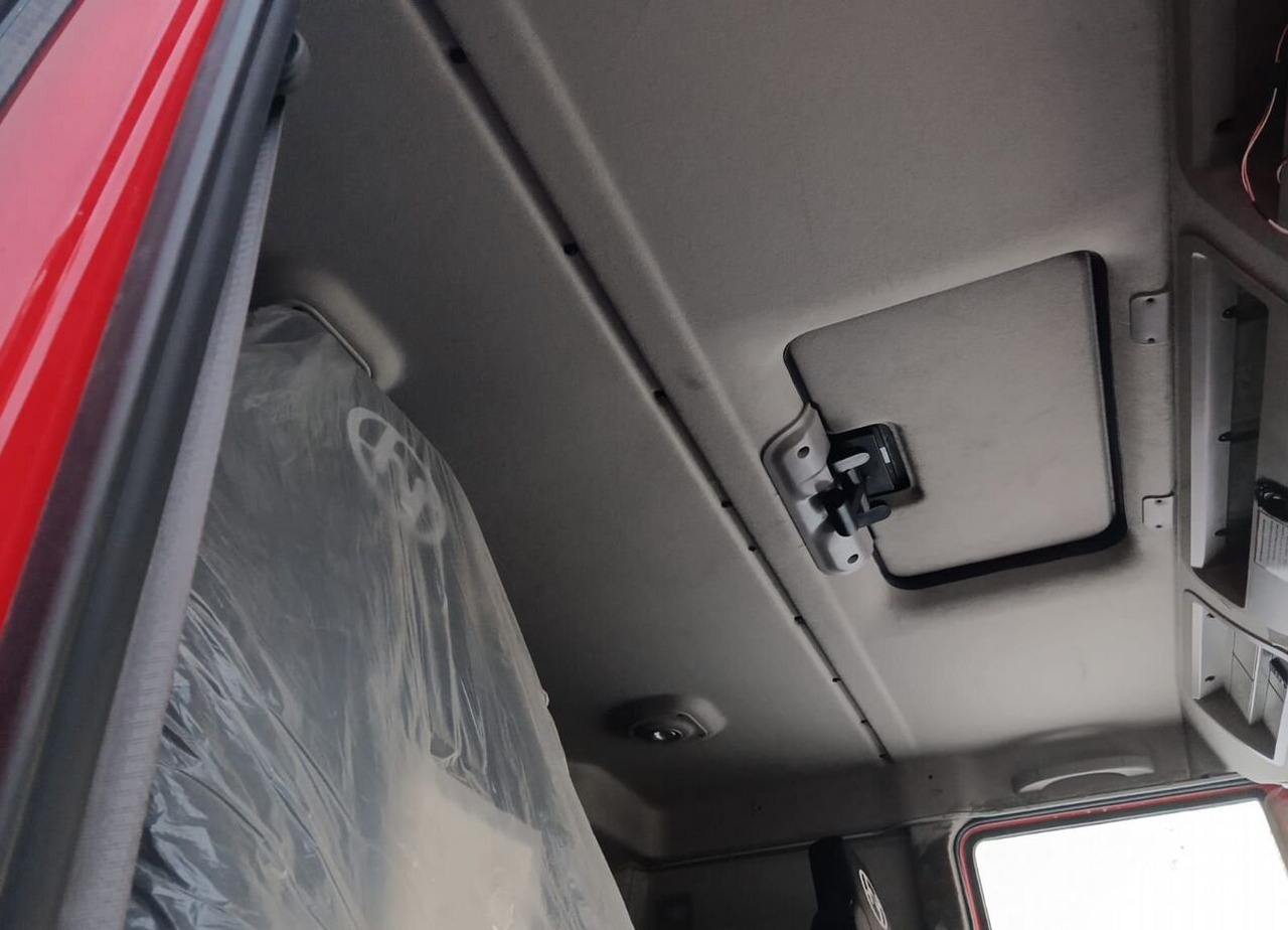 Самосвал IVECO-Hongyan 908 (8x4): фото 27 Самосвал IVECO-Hongyan 908 (8x4): фото 27
