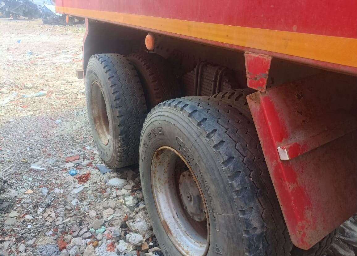 Самосвал IVECO-Hongyan 908 (8x4): фото 15