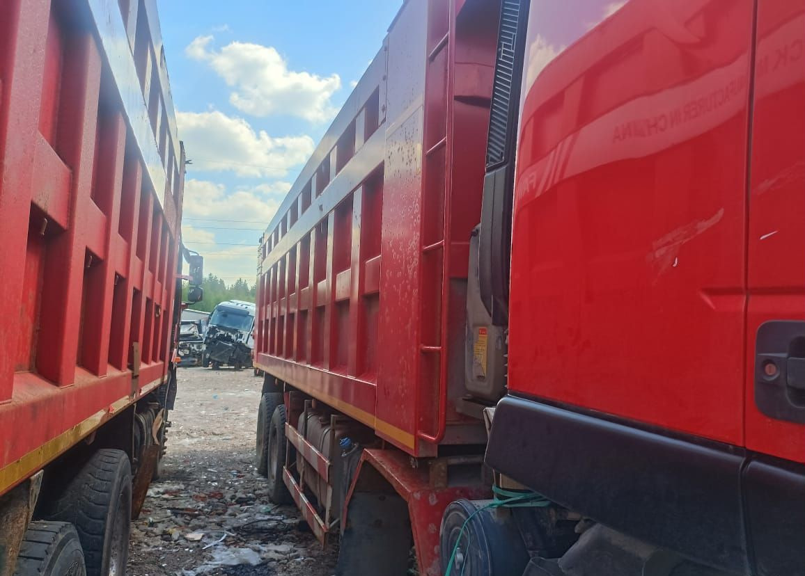 Самосвал IVECO-Hongyan 908 (8x4): фото 16 Самосвал IVECO-Hongyan 908 (8x4): фото 16