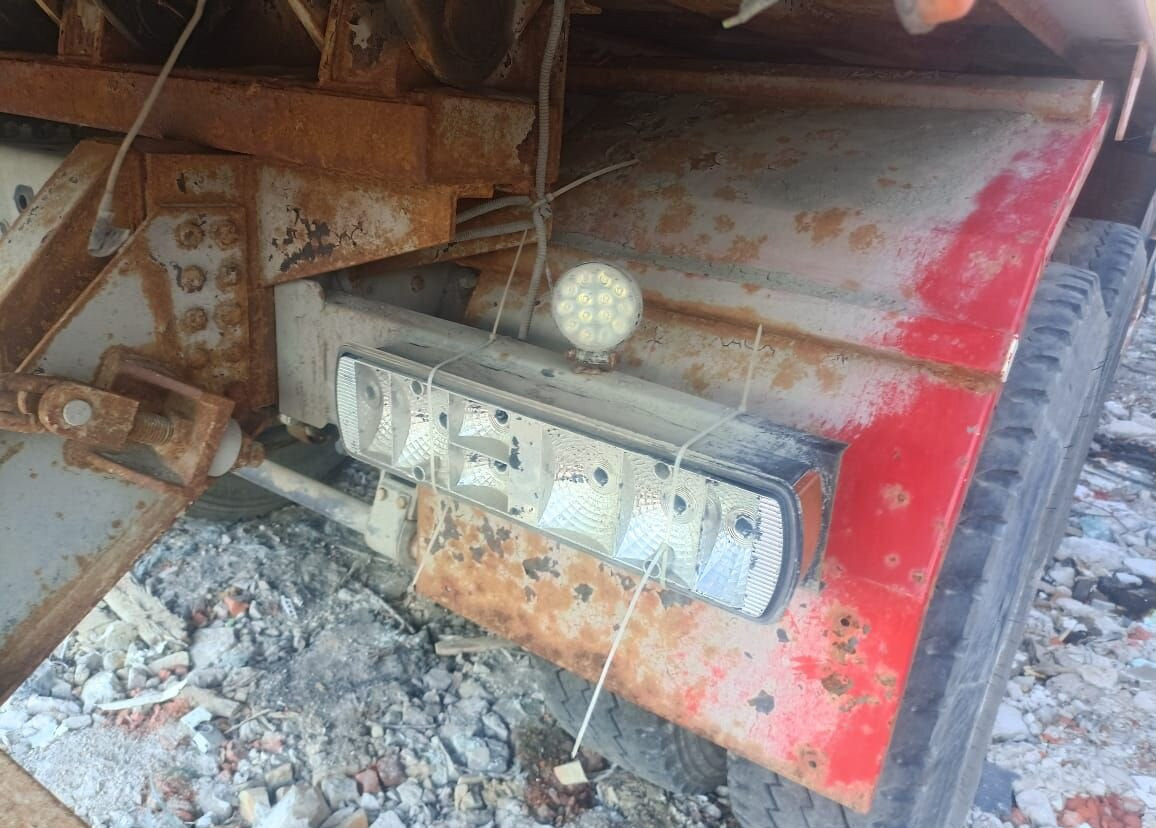 Самосвал IVECO-Hongyan 908 (8x4): фото 13