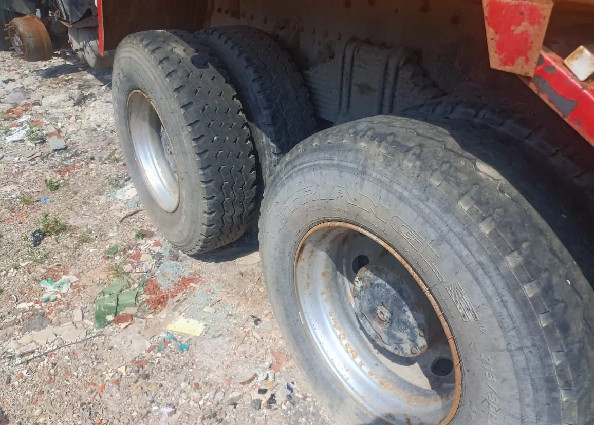 Самосвал IVECO-Hongyan 908 (8x4): фото 14