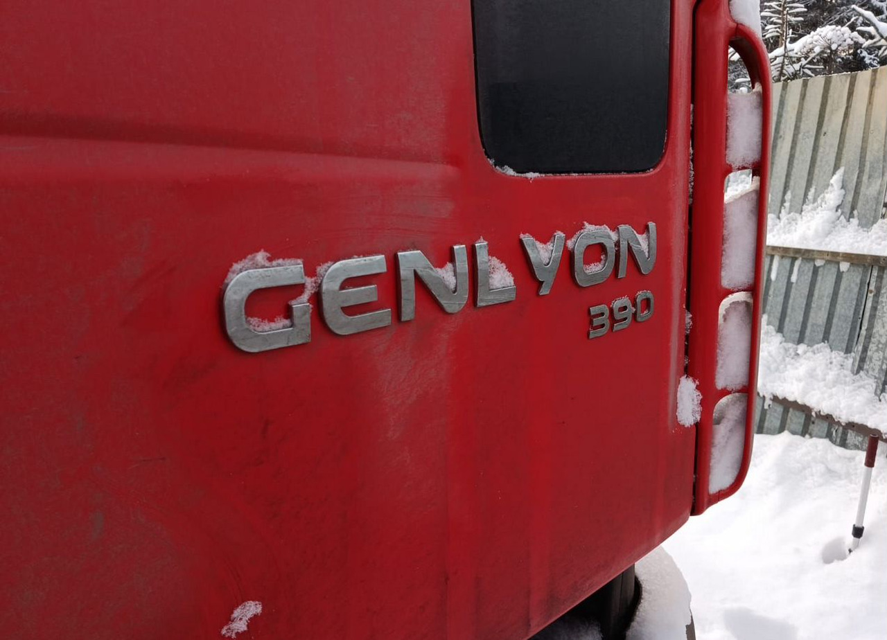 Самосвал IVECO-Hongyan 908 (8x4): фото 30