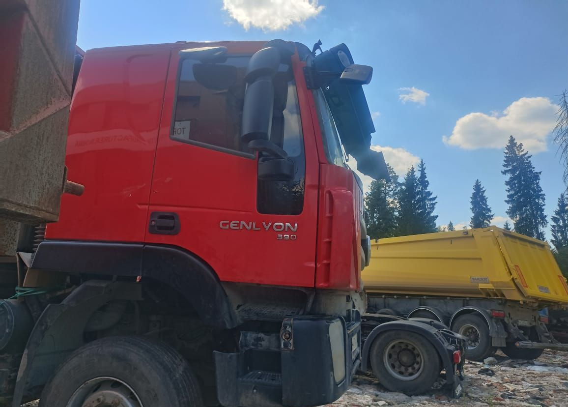 IVECO-Hongyan 908 (8x4) - Самосвал: фото 3 IVECO-Hongyan 908 (8x4) - Самосвал: фото 3