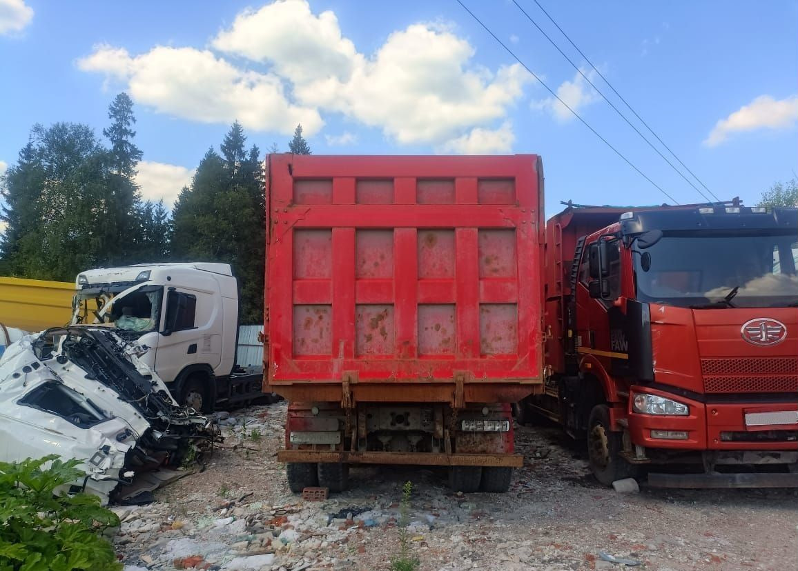 Самосвал IVECO-Hongyan 908 (8x4): фото 10