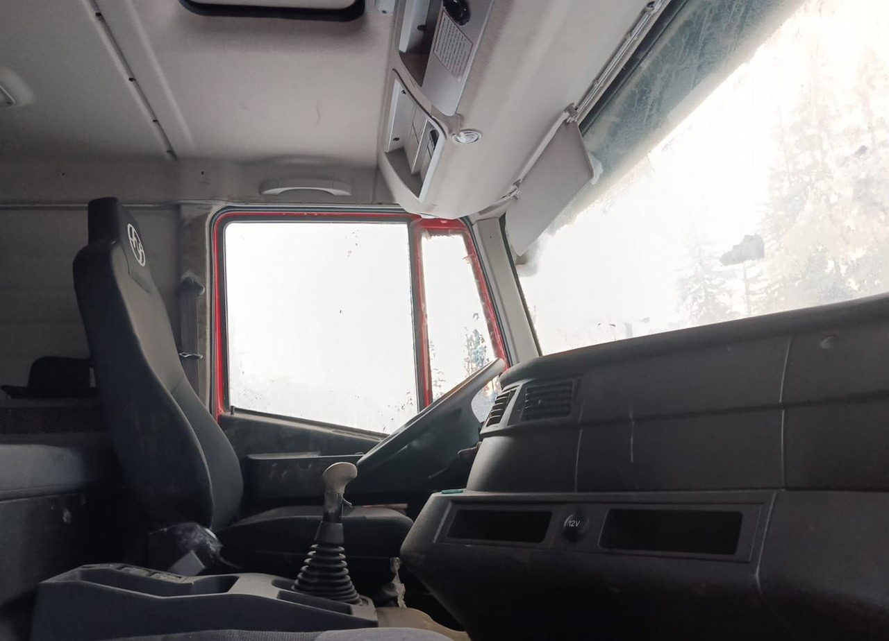 Самосвал IVECO-Hongyan 908 (8x4): фото 28 Самосвал IVECO-Hongyan 908 (8x4): фото 28
