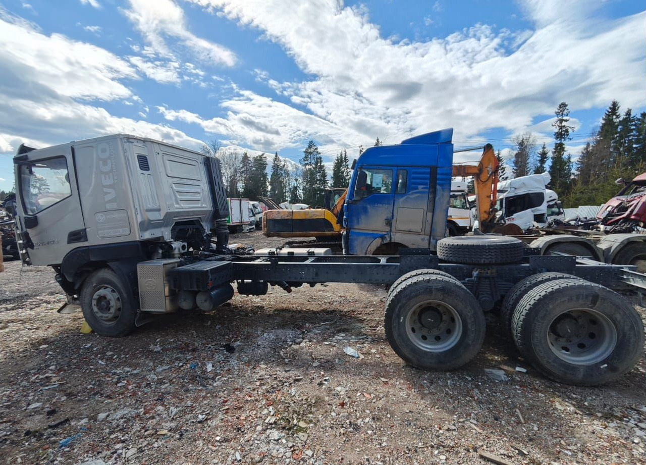 Грузовик-шасси IVECO-Hongyan CQ3346HV39D: фото 8