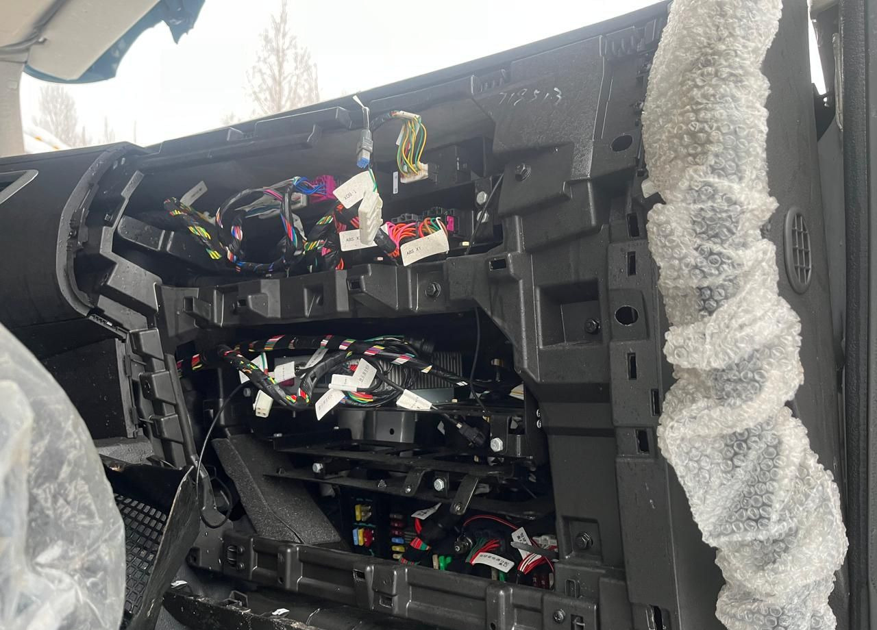 Грузовик-шасси IVECO-Hongyan CQ3346HV39D: фото 32