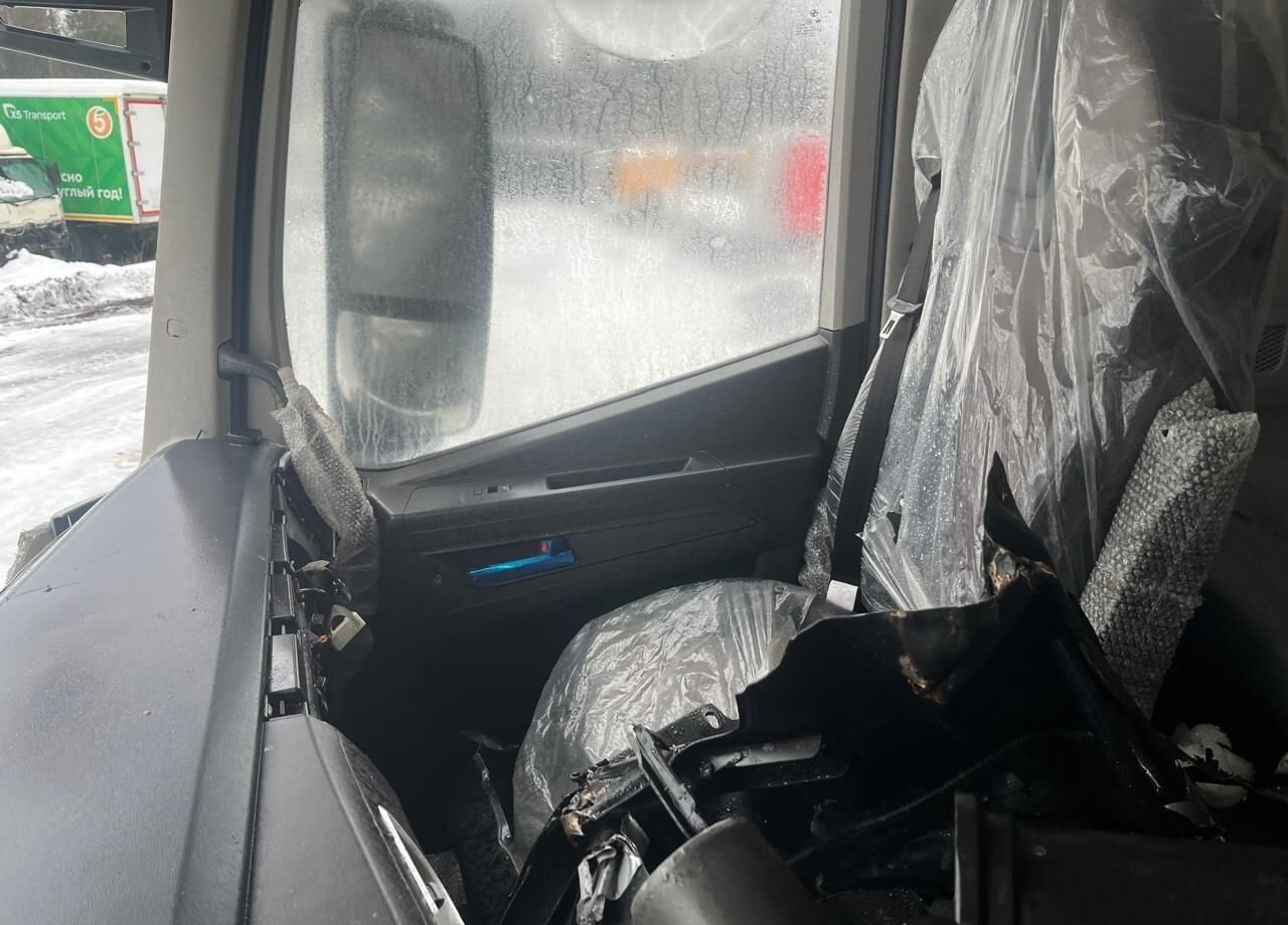 Грузовик-шасси IVECO-Hongyan CQ3346HV39D: фото 24