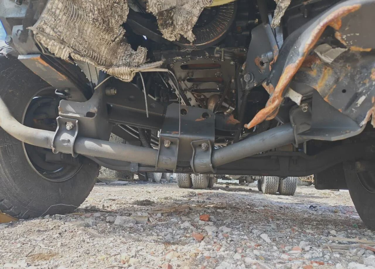 IVECO-Hongyan CQ3346HV39D - Грузовик-шасси: фото 3 IVECO-Hongyan CQ3346HV39D - Грузовик-шасси: фото 3
