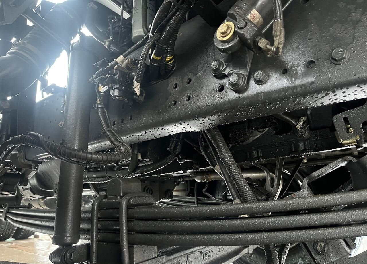 Грузовик-шасси IVECO-Hongyan CQ3346HV39D: фото 38