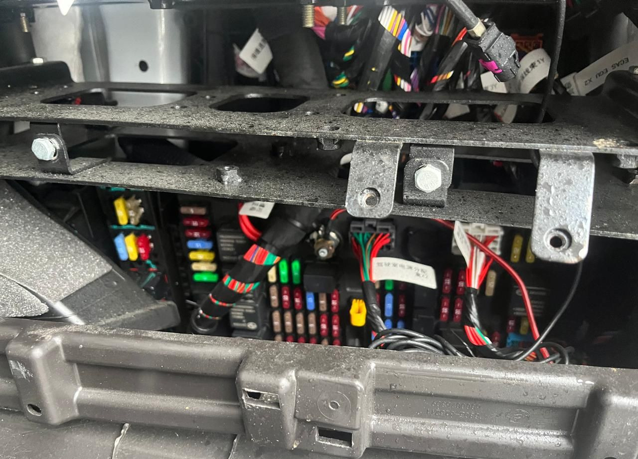 Грузовик-шасси IVECO-Hongyan CQ3346HV39D: фото 33