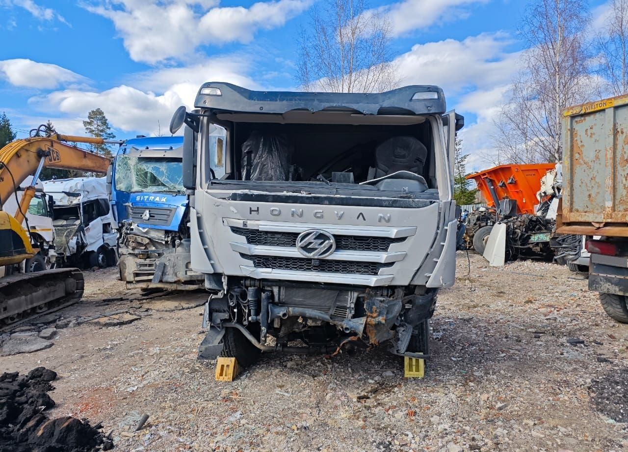 IVECO-Hongyan CQ3346HV39D - Грузовик-шасси: фото 3 IVECO-Hongyan CQ3346HV39D - Грузовик-шасси: фото 3