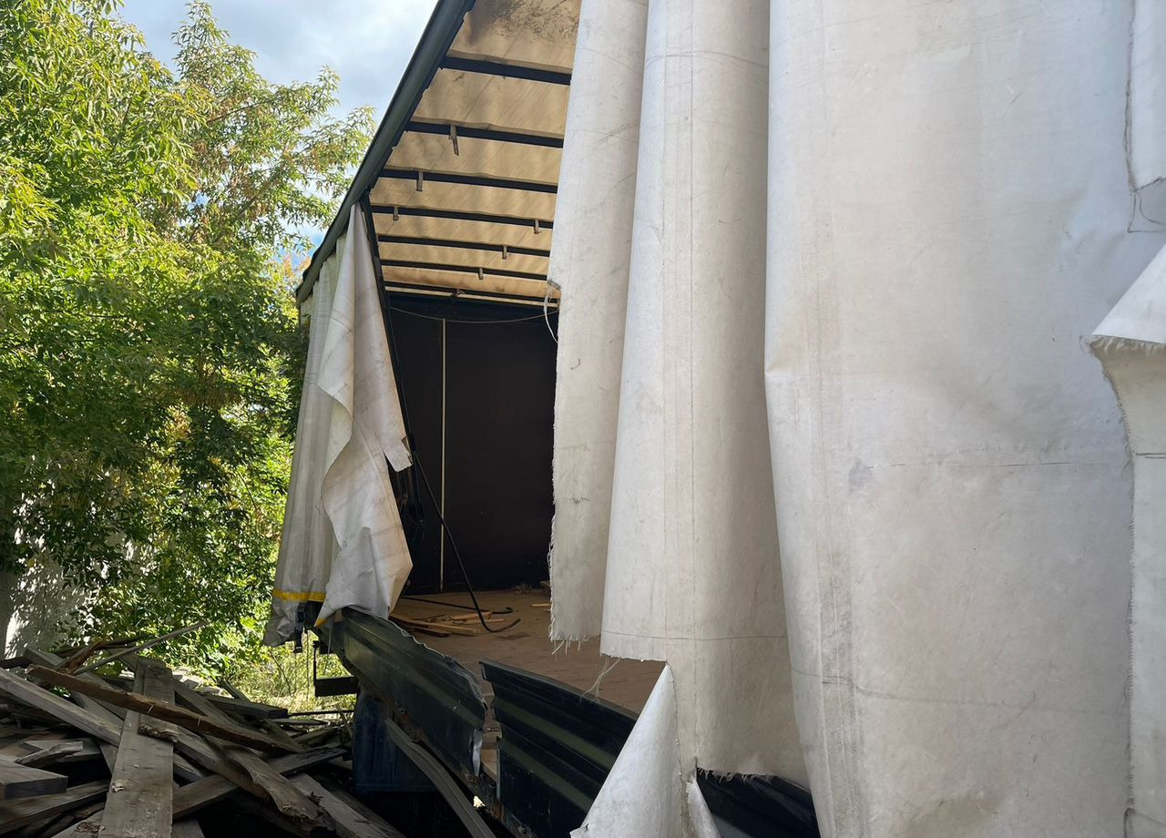 Тентованный грузовик JAC N120: фото 18