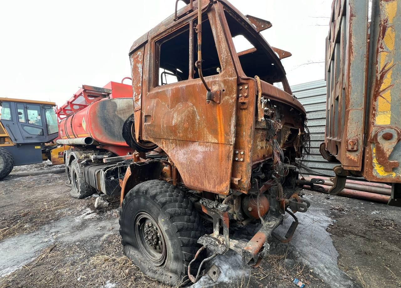 КАМАЗ 43118 - Грузовик с цистерной: фото 3 КАМАЗ 43118 - Грузовик с цистерной: фото 3