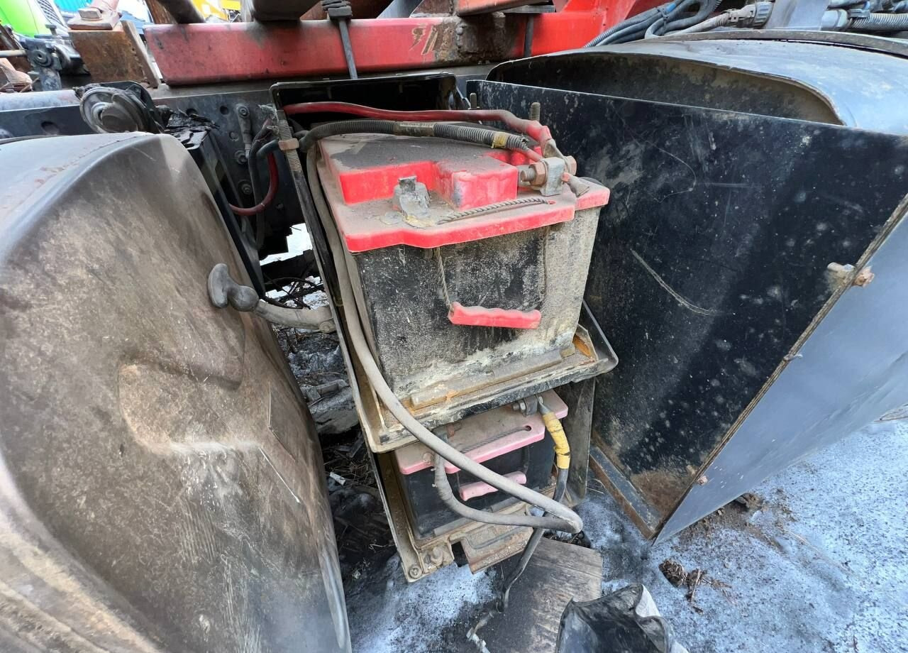 Грузовик с цистерной КАМАЗ 43118: фото 12