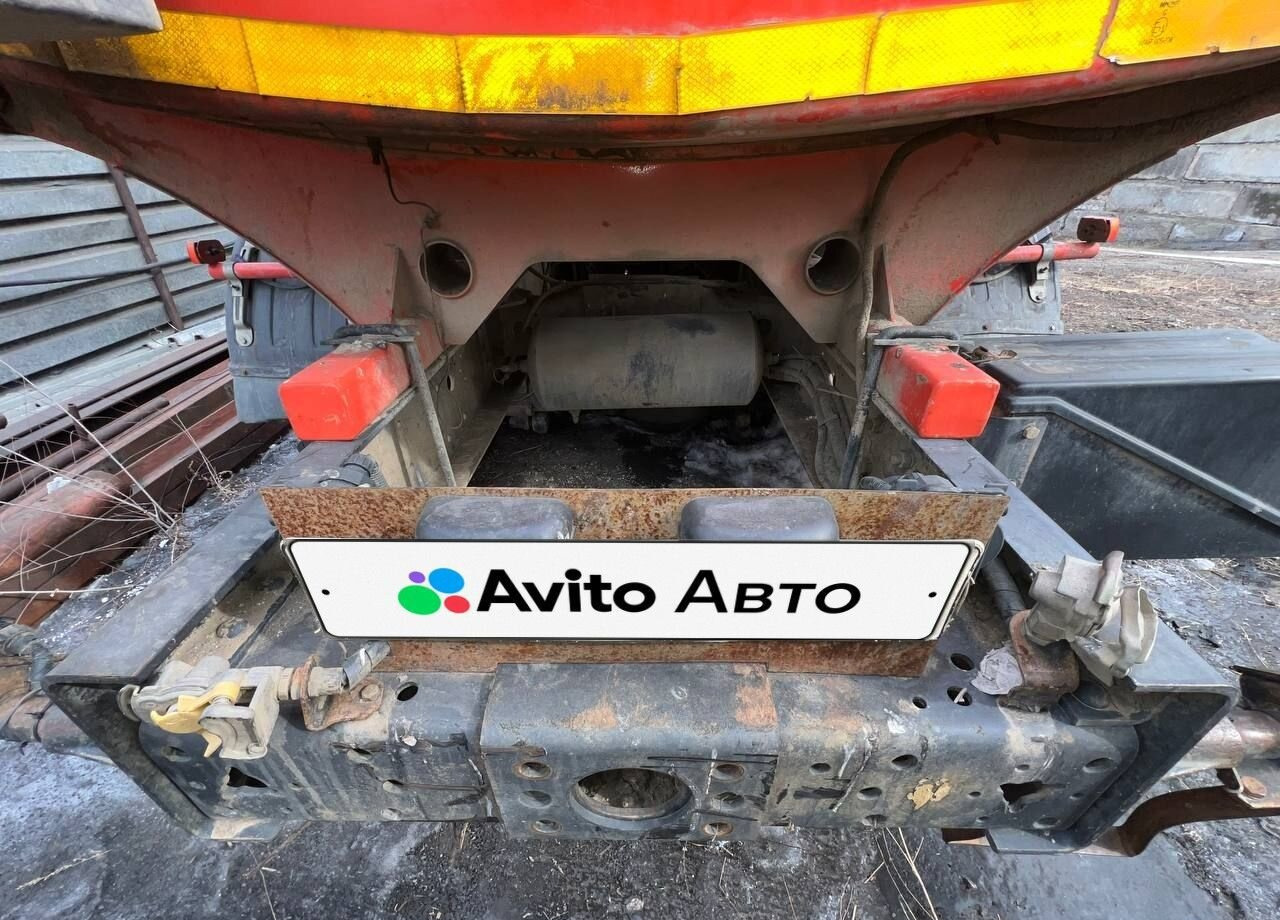 Грузовик с цистерной КАМАЗ 43118: фото 19