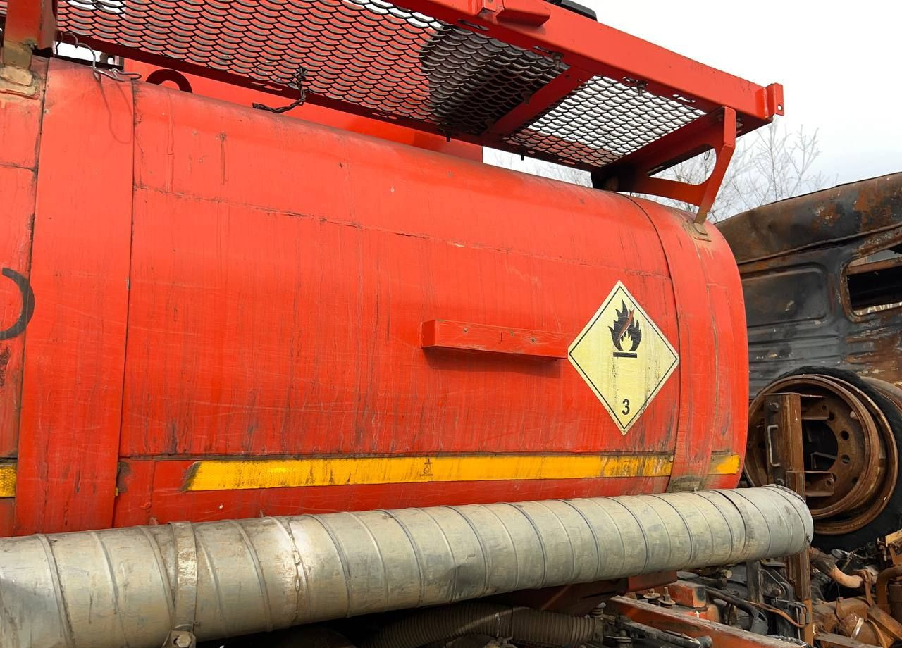 Грузовик с цистерной КАМАЗ 43118: фото 22