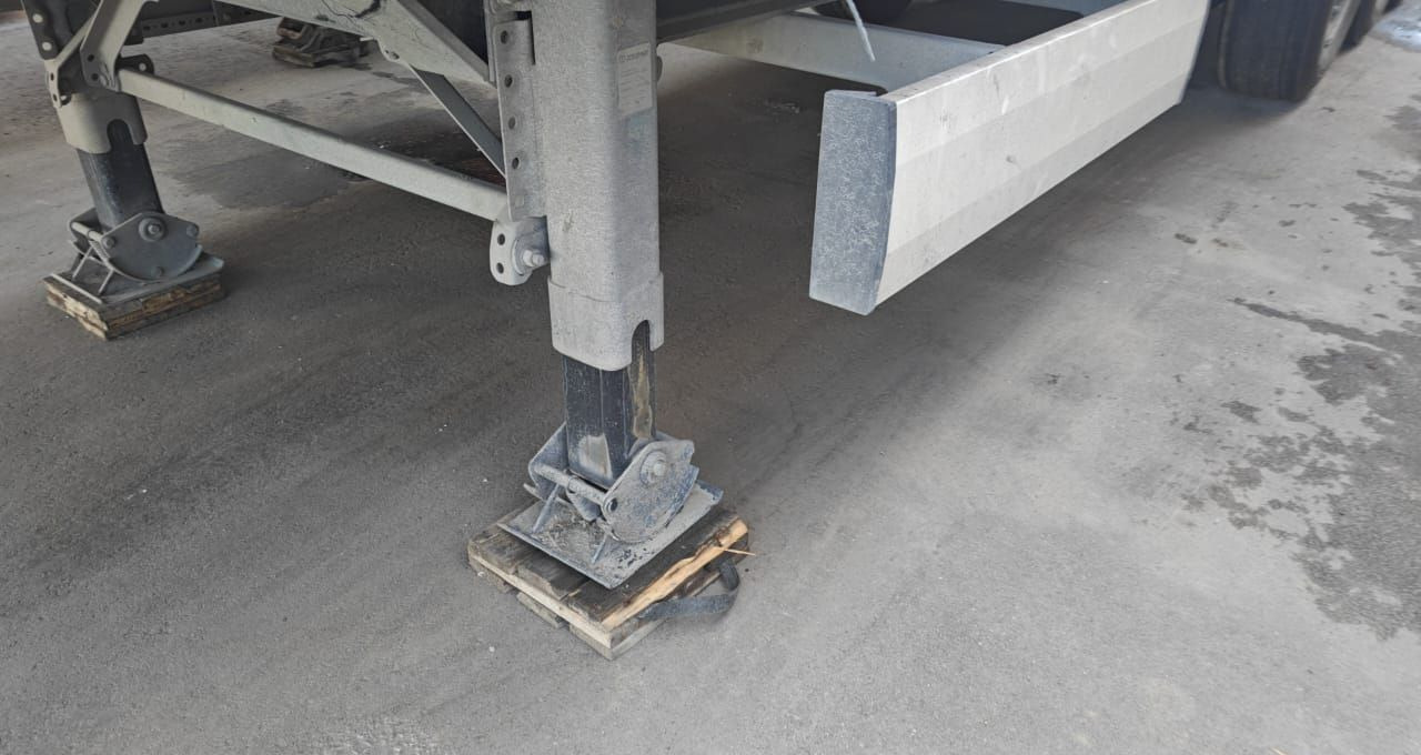 Тентованный полуприцеп Krone SD: фото 36