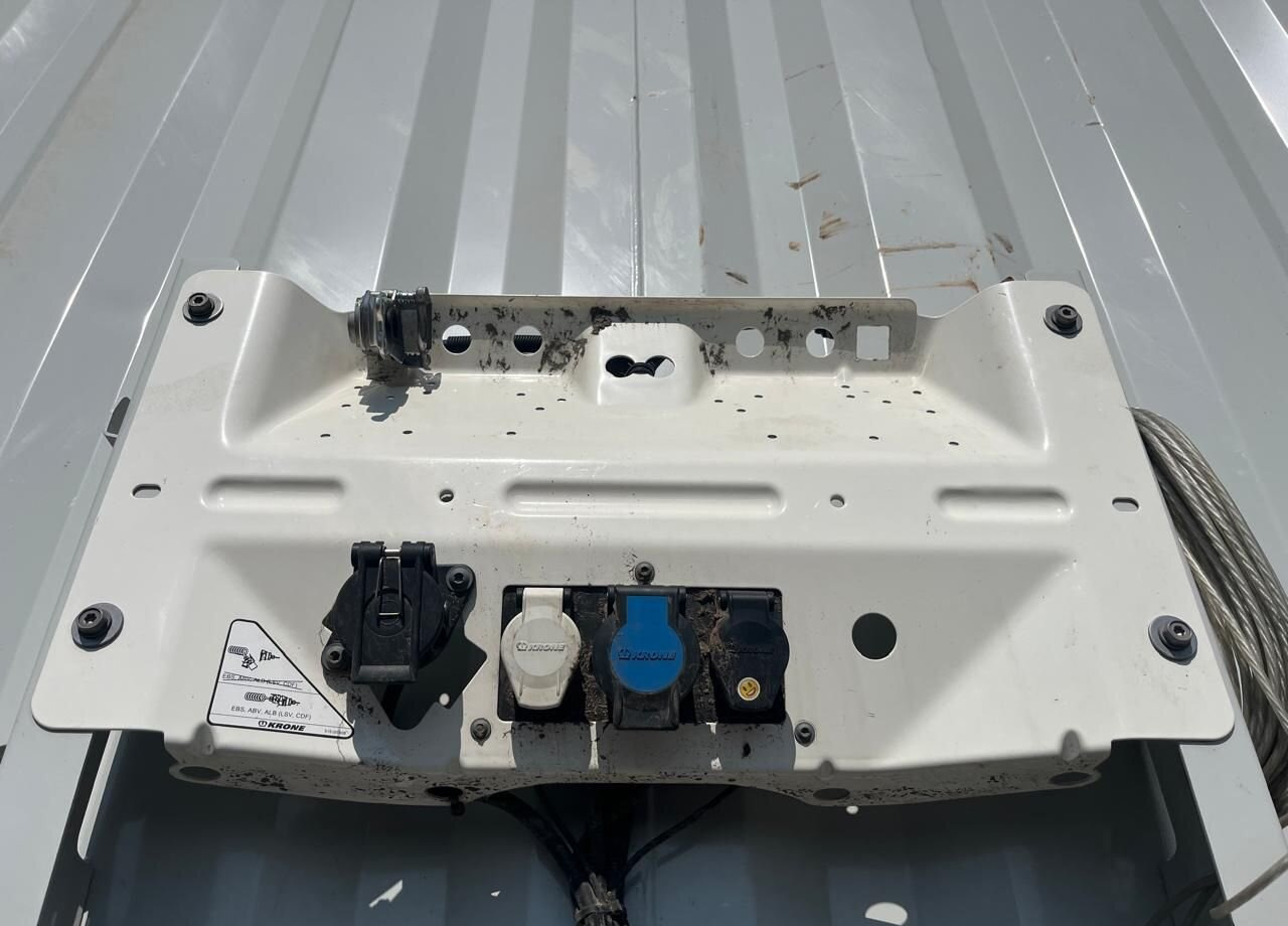 Тентованный полуприцеп Krone SD: фото 9