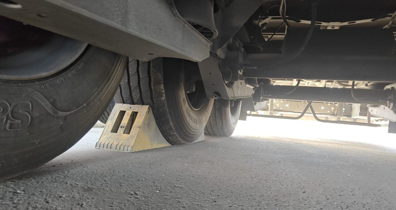 Тентованный полуприцеп Krone SD: фото 25