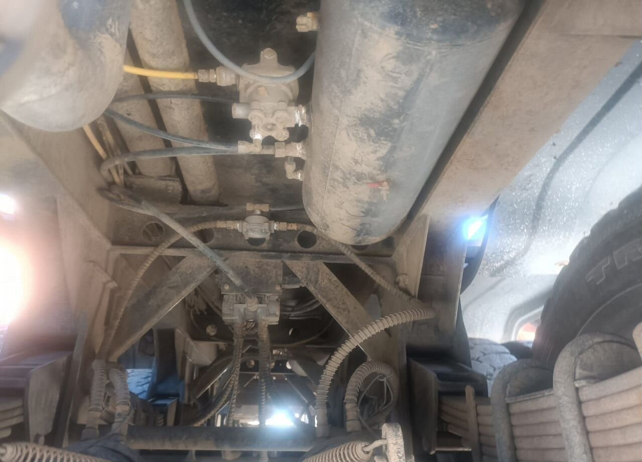 Полуприцеп-цистерна Для транспортировки химикатов Luping Machinery LPC9405G: фото 17