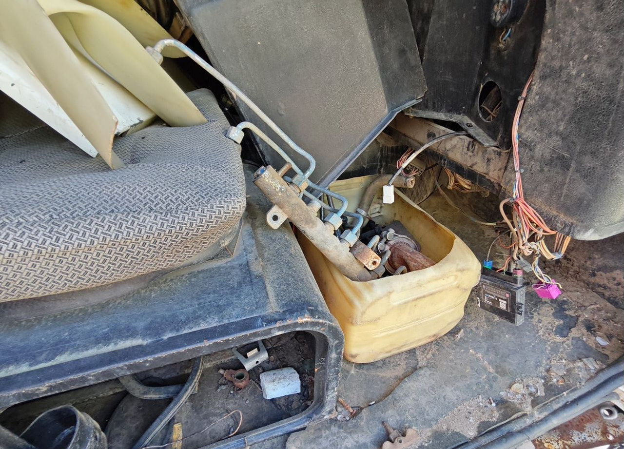 Мусоровоз МАЗ 490121-030: фото 6