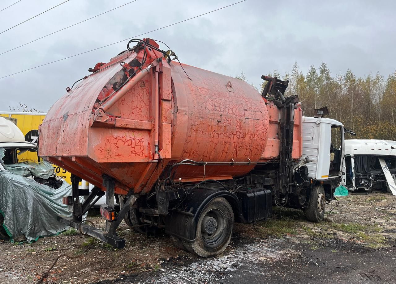 МАЗ 490121-030 - Мусоровоз: фото 3 МАЗ 490121-030 - Мусоровоз: фото 3