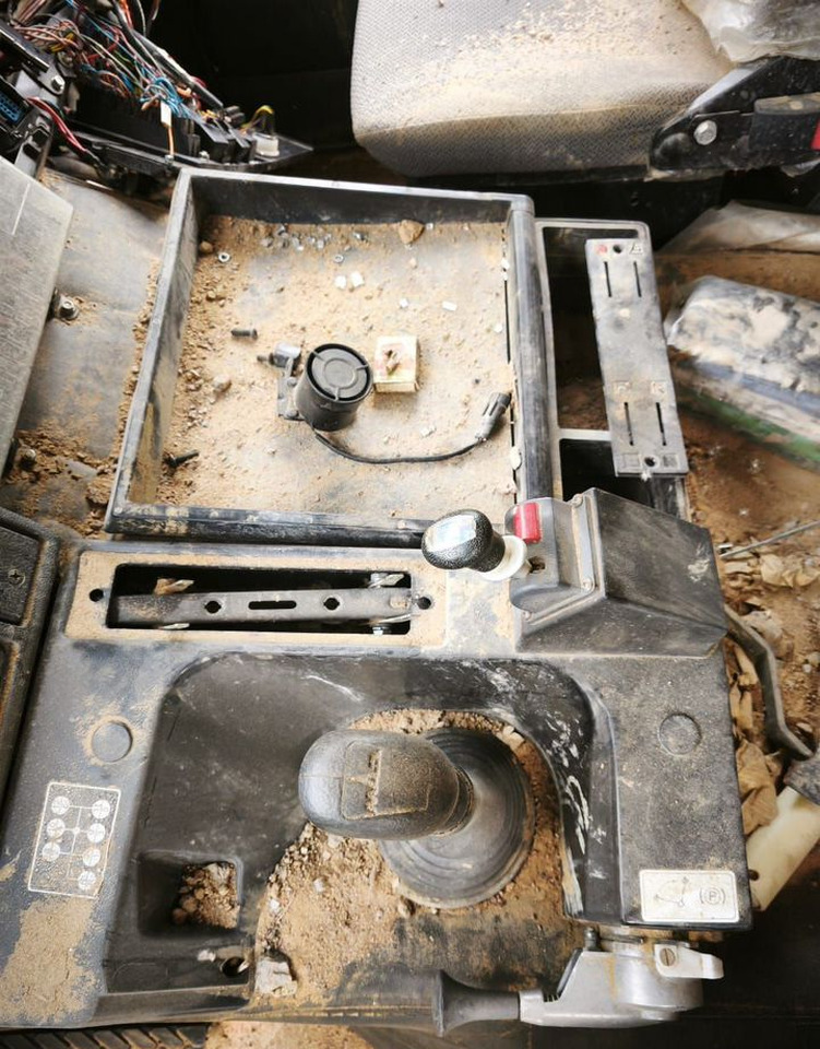 Самосвал МАЗ 6317F9-571-001: фото 24