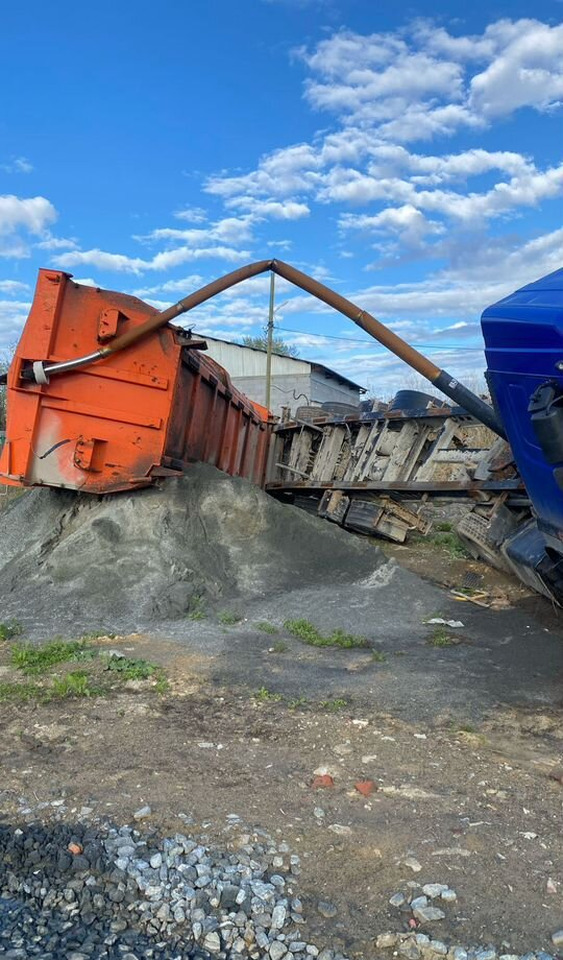 Нефаз 95094 - Самосвальный полуприцеп: фото 3 Нефаз 95094 - Самосвальный полуприцеп: фото 3