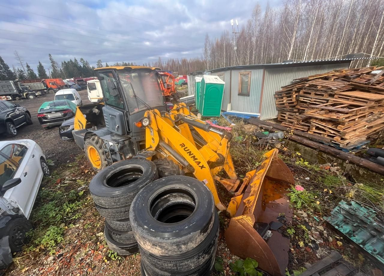 Runmax 972E - Фронтальный погрузчик: фото 3 Runmax 972E - Фронтальный погрузчик: фото 3