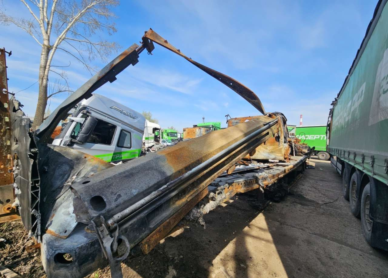 Schmitz Cargobull 9084 - Тентованный полуприцеп: фото 1 Schmitz Cargobull 9084 - Тентованный полуприцеп: фото 1