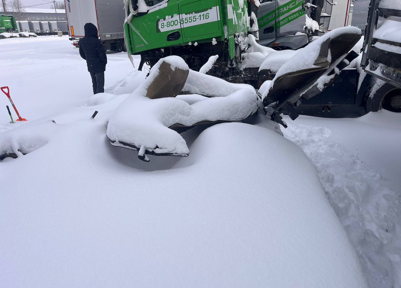 Schmitz Cargobull 9084 - Тентованный полуприцеп: фото 4 Schmitz Cargobull 9084 - Тентованный полуприцеп: фото 4